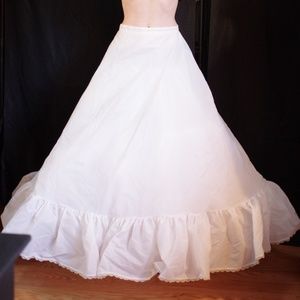 Big poofy under skirt